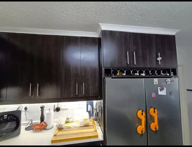 3 BEDROOM APARTMENT FOR SALE IN UVONGO BEACH